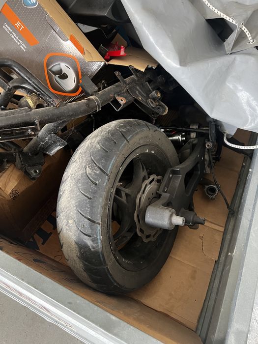 DESPACHAR: 2 scooters Benelli 49x (1 a andar + outra para peças)