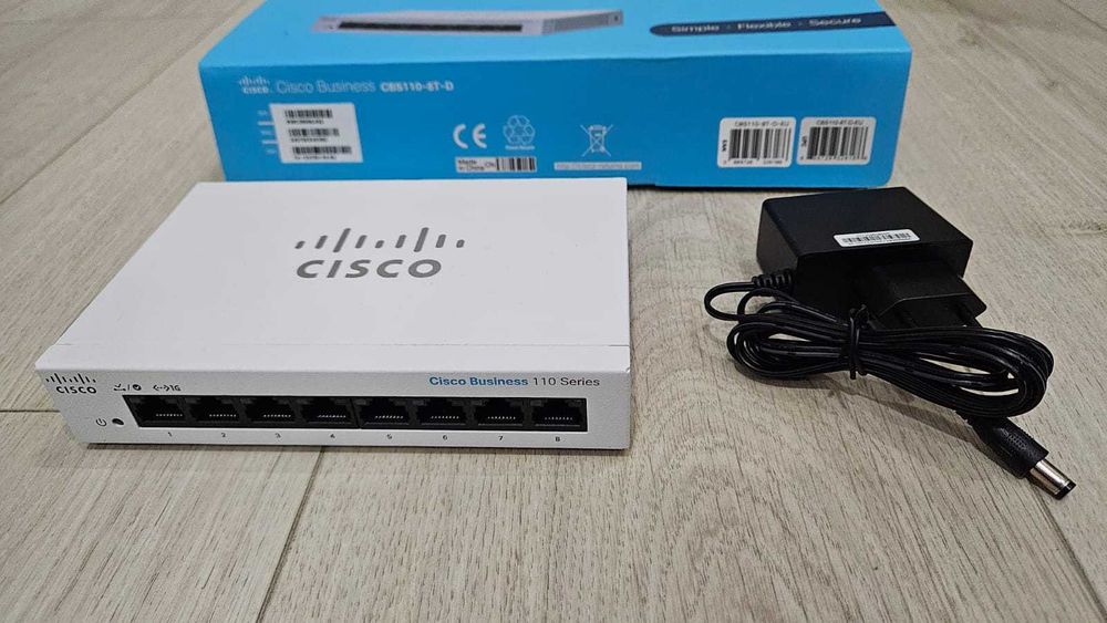 Switch Cisco CBS110-8T-D 110 Series 8-port