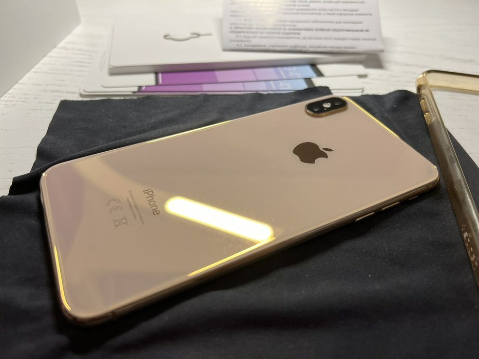 Из первых рук iPhone XS Max 64 Gb официальный с документами