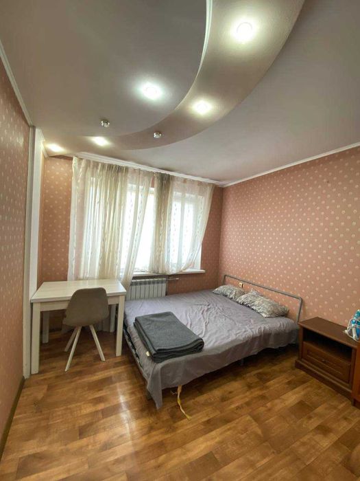 Продаётся трёхкомнатная квартира в центре, по ул. Кобылянского