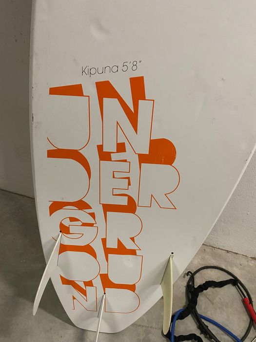 Kitesurfing board strapless surfboard