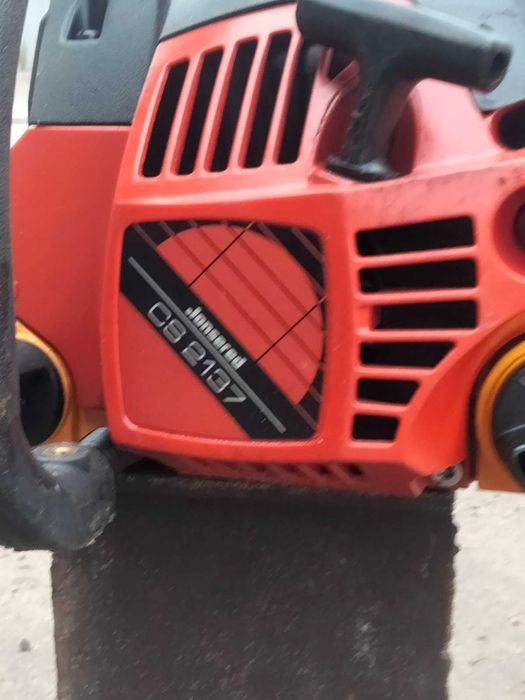 Продам бензопилу  бензопила jonsered cs 2137. Після капремонту.