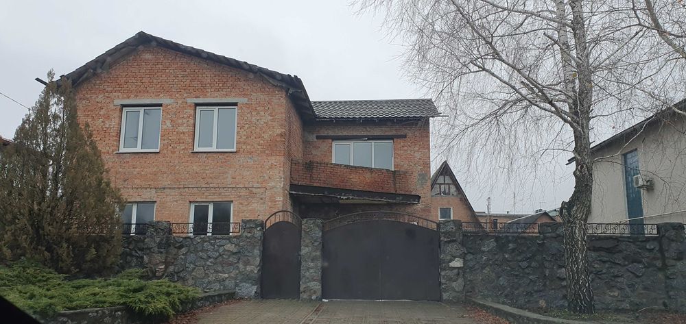 Продам 2-х этажный дом 187м2 +70м2  начало Лелековки
