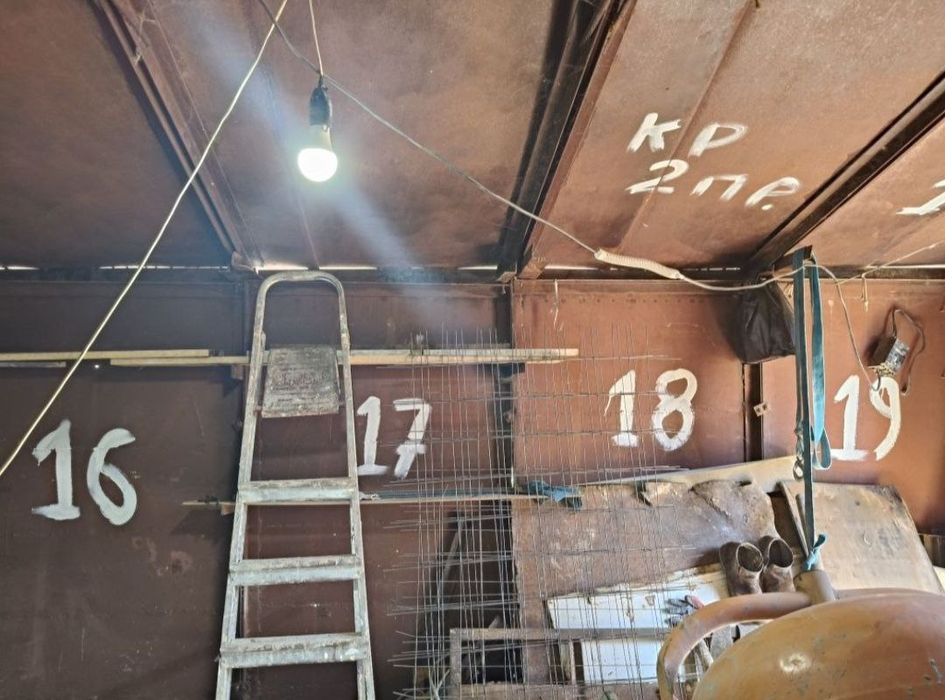 Отдам  большой гараж,коробка. Гараж разбирается/перевозится по частям.