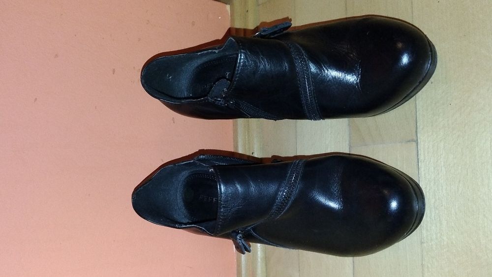 Damskie buty,czarne,skórzane,na biczny zamek,r.38