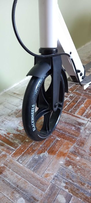 Trotinete em excelente estado
