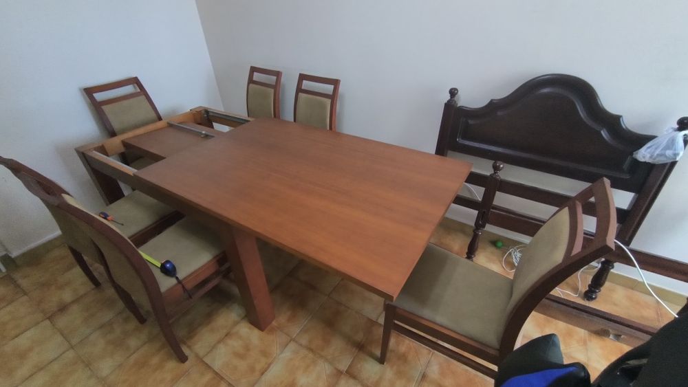 Mesa extensivel em Cerejeira com 5 cadeiras