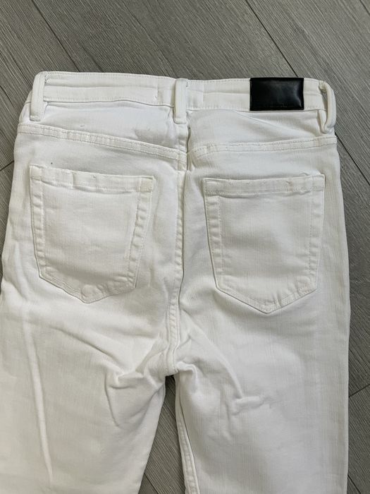 Білі джинси Bershka 36 розмір