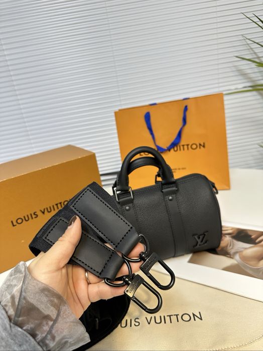 Сумка кожаная Louis vuitton мужская бочонок черная оригинал keepall