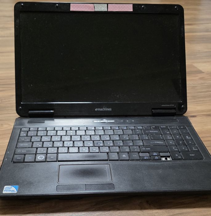 Ноутбук eMachines E725 в робочому стані