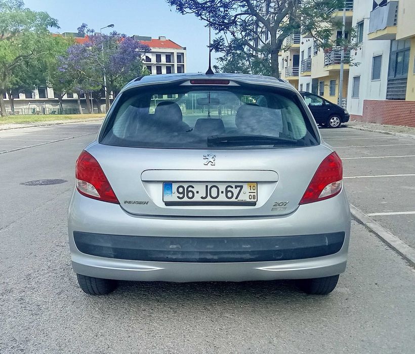 Peugeot 207 -5 Lugares Diesel 2010