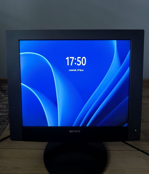 Monitor SONY SDM-HX95 - Retro