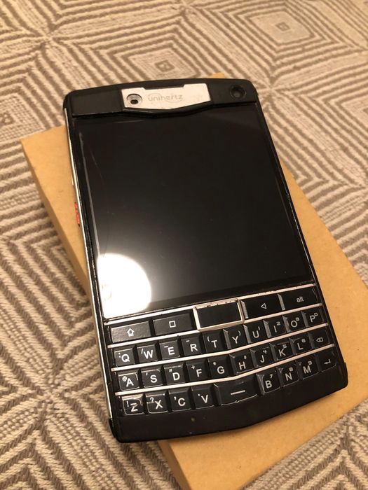 Unihertz Titan smartfon z fizyczną klawiaturą QWERTY