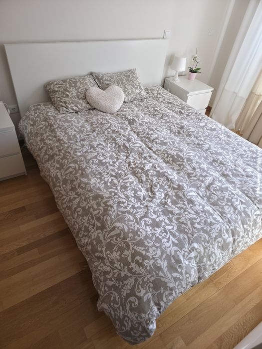 Cama de casal 1600x2000 Bom estado!