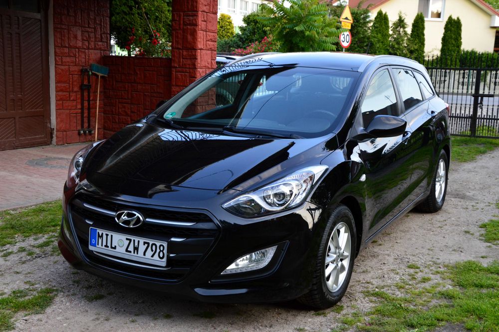 Piękne i30 Z Niemiec Klima ALU PDC Led Super Stan