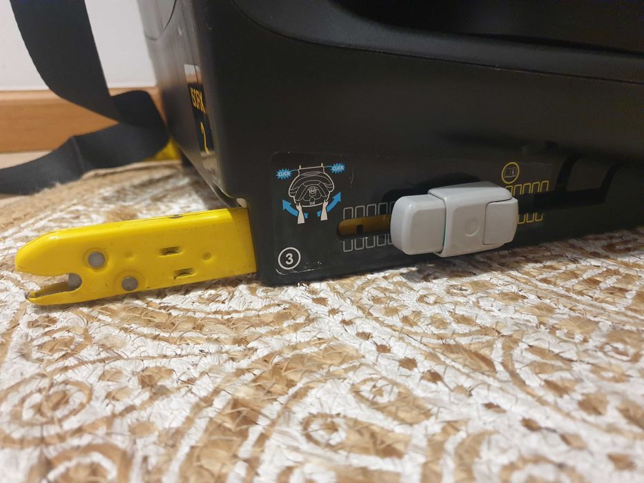 Cadeira Auto 360º Bebé Confort Assisfix 61cm-105cm