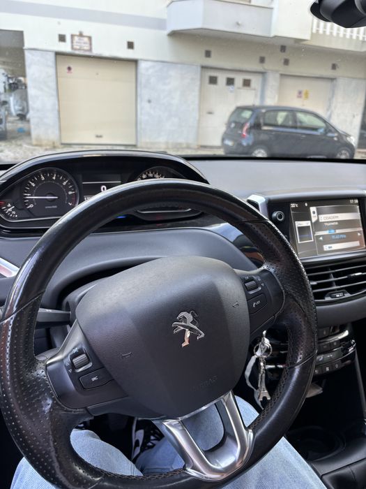 Peugeot 208 1.2 2014