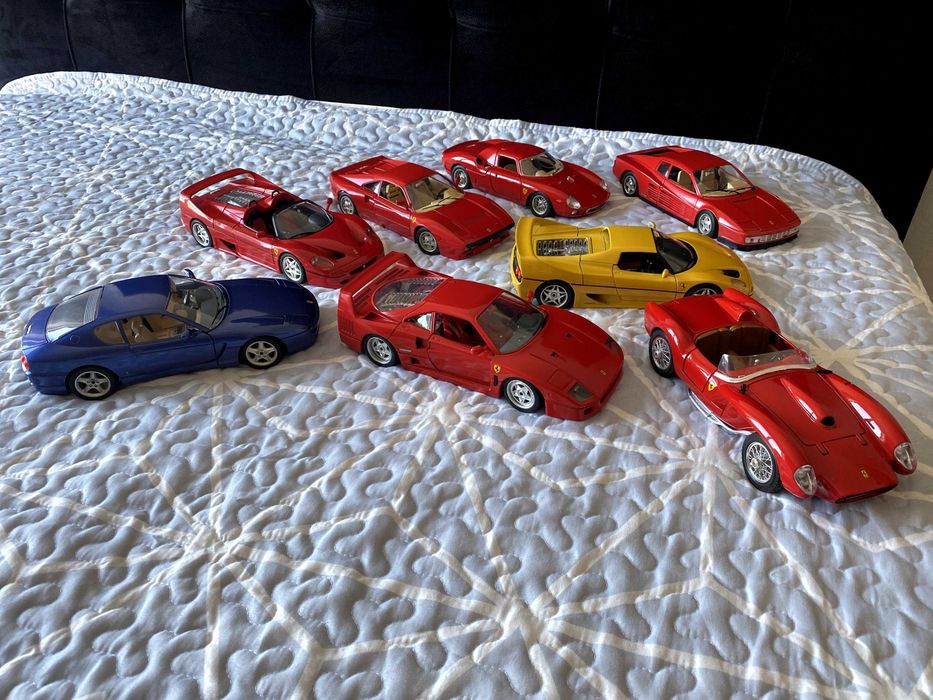 Carros de Miniatura - Coleção Burago Ferrari á Escala 1/18