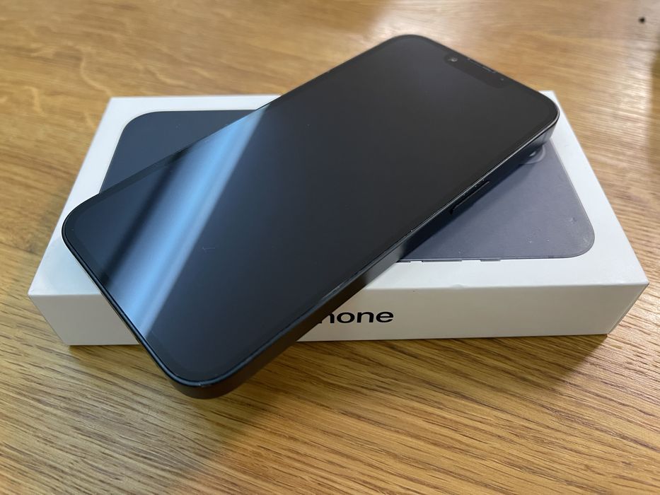 Продам iPhone 13 128 gb Midnight