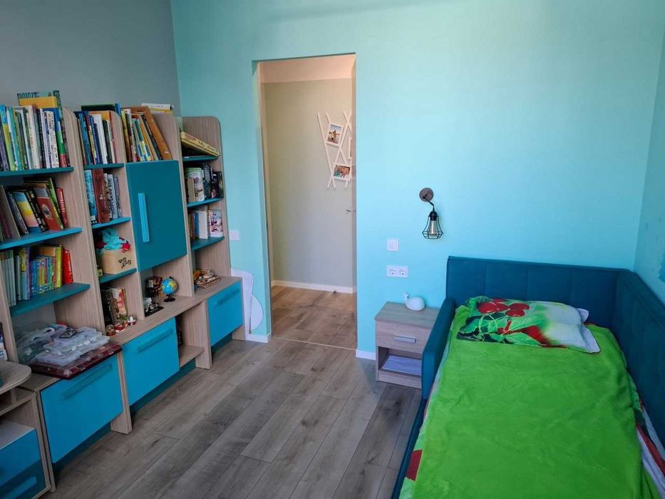 Продаеться двухкімнатна квартира в  25 перлине с ремонтом