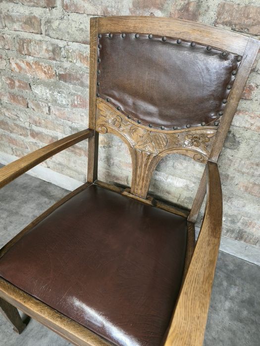 Fotel dębowy secesja stan dobry