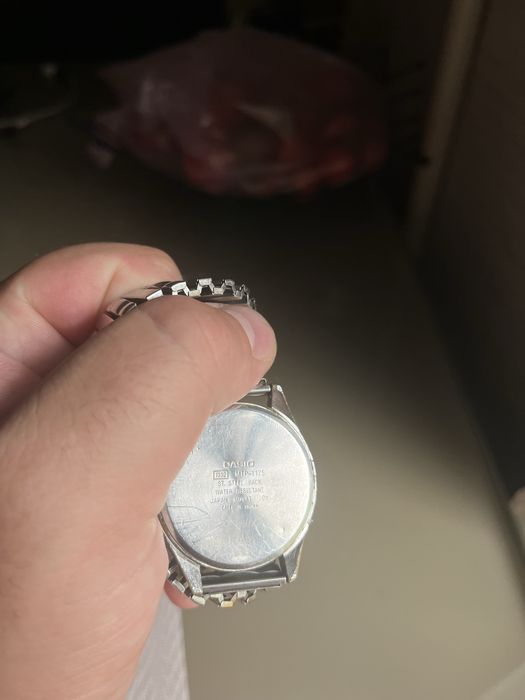 Продам часы кварцевые Casio