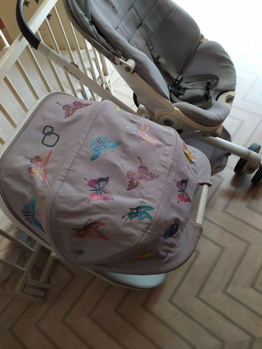 Коляска Qunny в отличном состоянии! Для современных родителей.