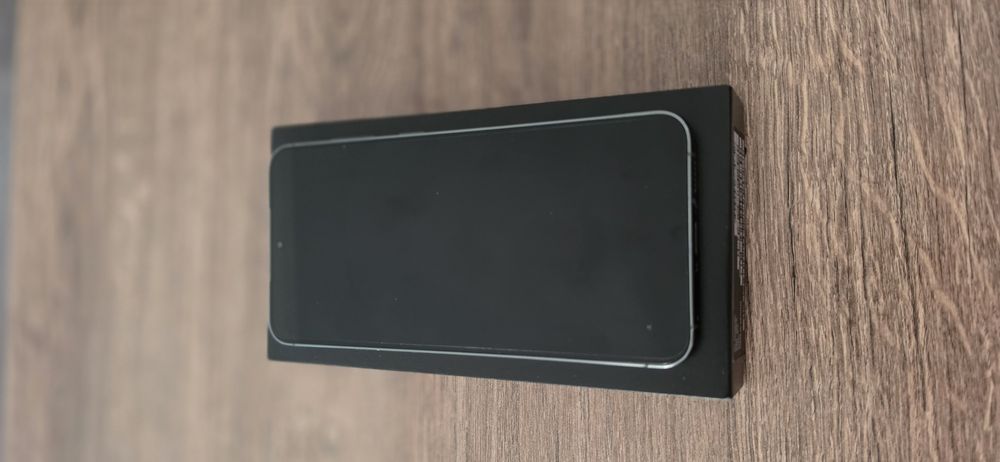 Продам Samsung s23 plus 8 на 256gb
