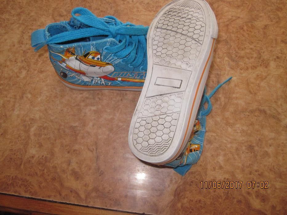 Кеди фірми reserved