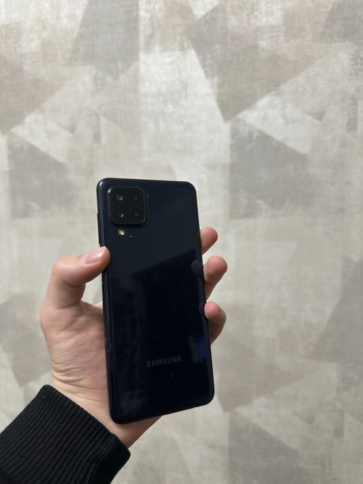 Продам Samsung m32 6/128