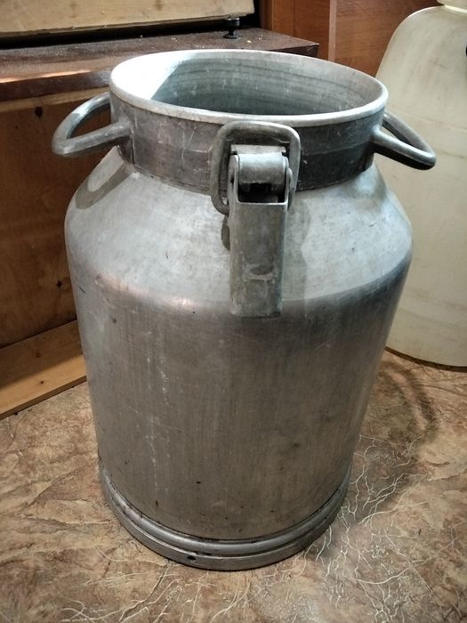 Продам бидон алюминиевый 40 л