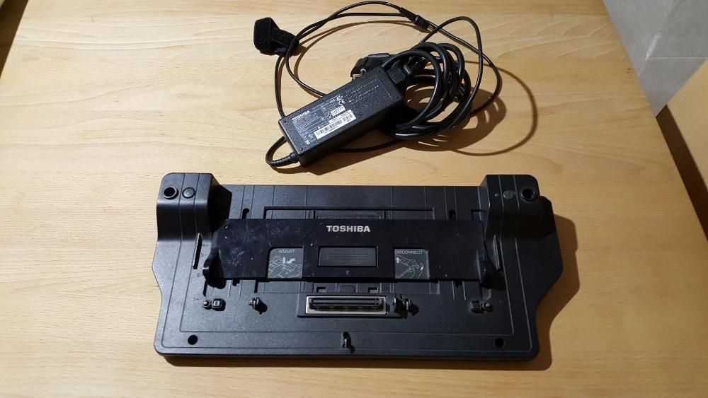 Toshiba Advanced Port Replicator - Docking Station64751082708995120