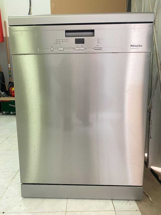 Máquina de Lavar Louça