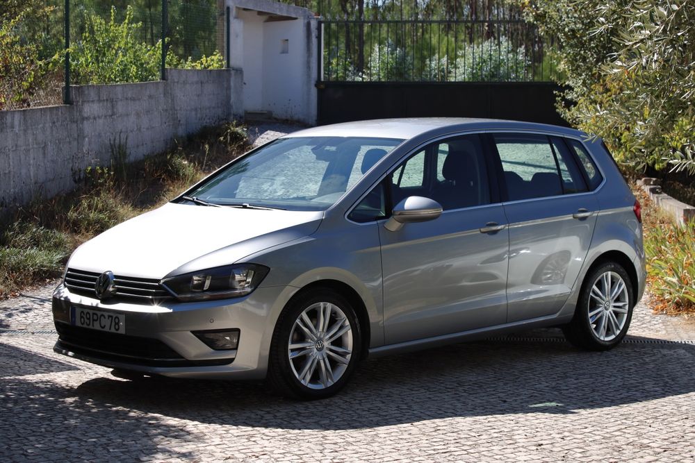 Volkswagen Golf 7 VII Sportsvan 1.6 TDI R-Line 110CV (195€/Mês)