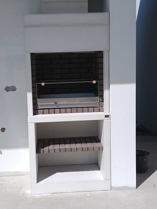 churrasqueira de verão em cinza