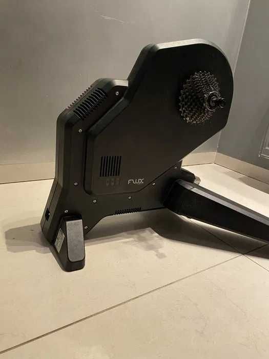 Trenażer TACX FLUX Smart T2900