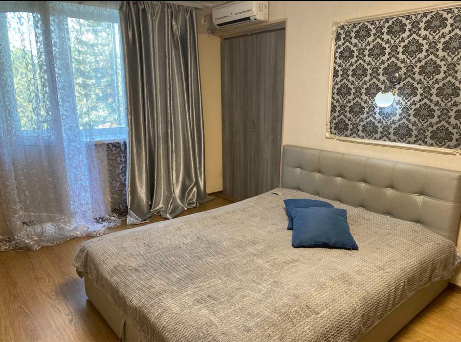 Сдам 1-ком студию . Правый берег . СВЕТ есть . Центр в 15 мин