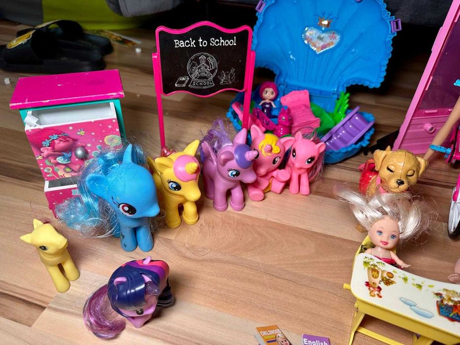 DUŻY zestaw BARBIE, Koniki Pony, SZAFA BARBIE akcesoria