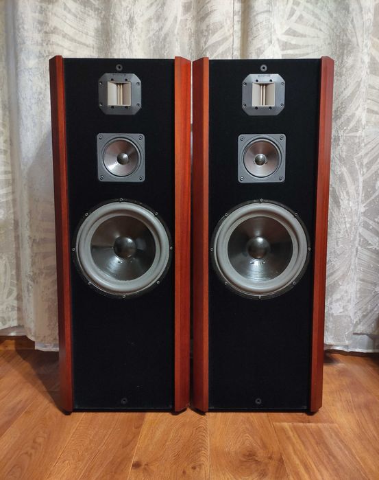Акустика колонки QUADRAL AMUN Phonologue MADE in GERMANY  8 Ом  100-150 Вт. ВЧ ленточный твитер.