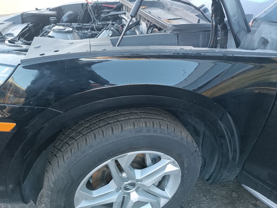 Ауді Q5 80A 18 крило ліве  край шпаклівка накладки аркі кріплення