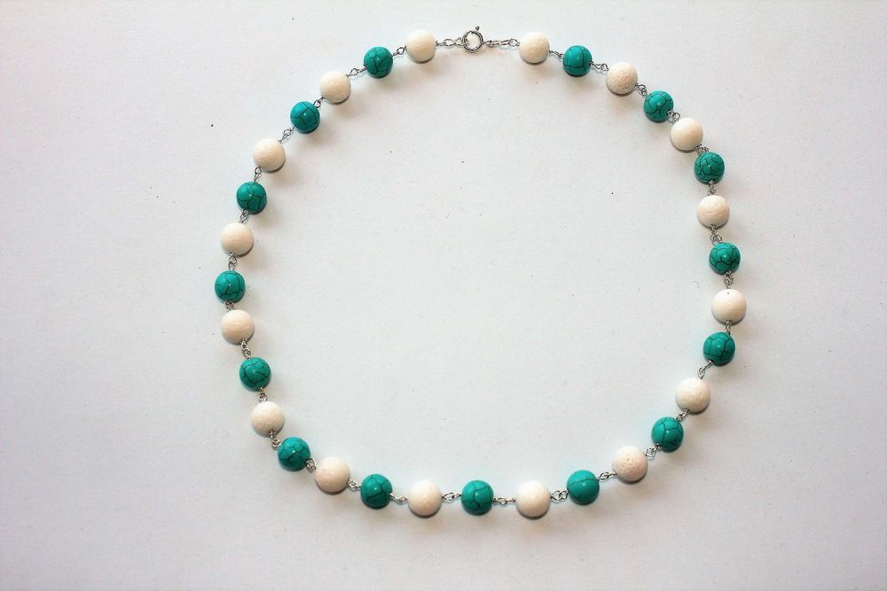 Colar em Turquesa e Jade Branco