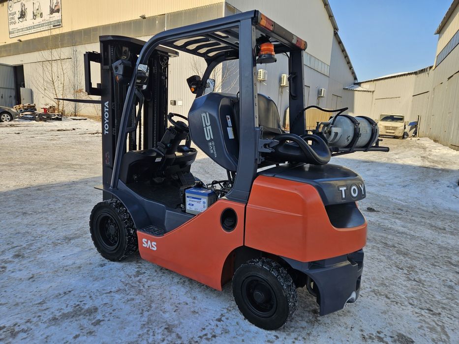 Навантажувач Toyota газ/бензин. Вилочный погрузчик Тойота 2,5 тонни