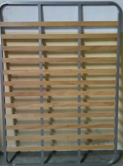 Estrado(usado )de cama