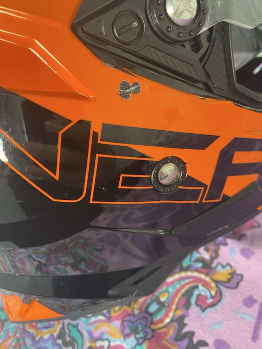 Capacete oneal laranja e preto