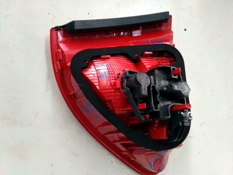 Farolim da mala direito SEAT Exeo (3R2)