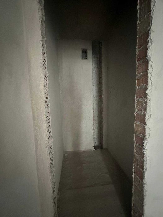 Продається 2кім сирець з балконом у ЖК Краківський!