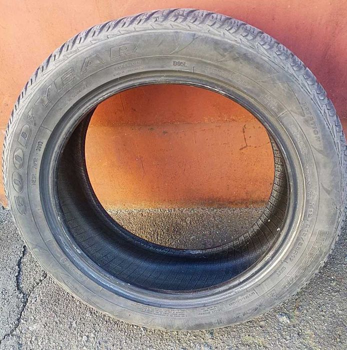 215 55 17 резина Goodyear зима 1шт
