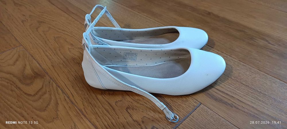 Balerinki buty Reserved r 38 białe