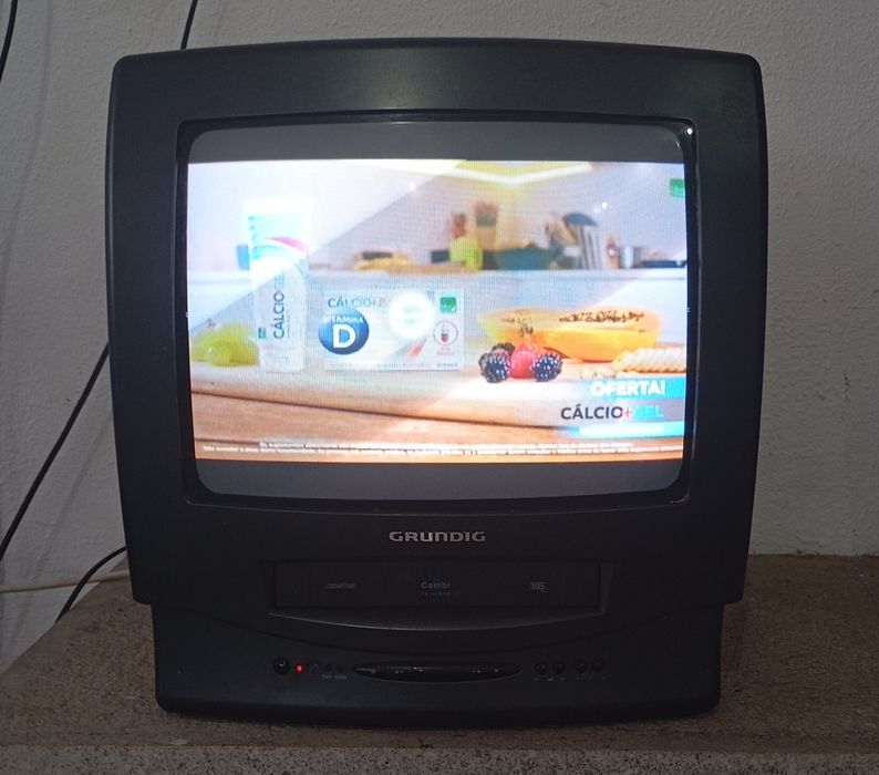 Televisão a cores Grundig