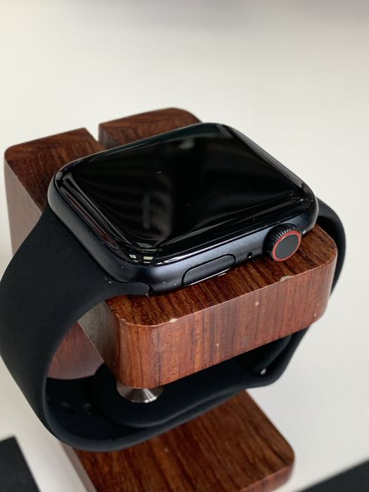 Оригінальні apple watch series Se 2 44 mm midnight